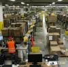 Im Logistikzentrum von Amazon in Graben bei Lagerlechfeld arbeiten rund 1400 festangestellte Mitarbeiter und bis zu 800 zusätzliche Saisonkräfte.