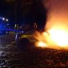 Auf dem Festplatz in Donauwörth ist ein Auto in Flammen aufgegangen. Die Feuerwehr war im Einsatz.