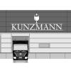 So wird die sechs Meter hohe neue Logistikhalle der Firma Kunzmann in Dasing mit einem begrünten Flachdach einmal aussehen. Sie soll sich gut in die Natur integrieren. 	