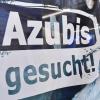 Ende Juli suchten im Großraum Augsburg noch rund 1150 junge Menschen einen Ausbildungsplatz. Auf der anderen Seite waren aber auch noch 1800 Stellen unbesetzt. 	