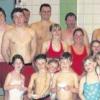 Die Schwimmausbilder gratulieren elf Kindern zur erfolgreichen Teilnahme am Frühjahrsschwimmkurs.  