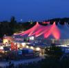 Endspurt beim Tollwood Sommerfestival im Olympiapark München: Zum Finale unterhält heute Abend Jack Johnson die Besucher.