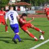Ausgerutscht sind die Meringer Fußballer (am Ball Mathias Steger) gegen den TSV Nördlingen und stehen am Sonntag unter Druck.  	