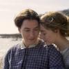 Saoirse Ronan als Charlotte Murchison und Kate Winslet als Mary Anning in dem Film Ammonite.