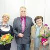 Elvira Scheurer (rechts) gibt ihr Amt als Vorsitzende der Seniorengruppe ab. Bürgermeister Sven Tull dankte ihr und ihrer Nachfolgerin Ingeborg Heitz-Winkler für ihren Einsatz.  