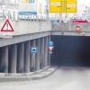 Der Westringtunnel wird saniert. Das bedeutet, dass im Tunnel eine der beiden Fahrbahnen gesperrt wird. Für die entfallende Fahrspur wurde, zwischen Söflinger Kreisel und Adenauerbrücke, die provisorische Spur eingerichtet, die vor allem zu den Hauptverkehrszeiten für einen Ausgleich sorgen soll. 