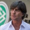 Bundestrainer Joachim Löw sieht keine übermäßige Härte gegen den FC Bayern München.