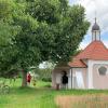 Verweilen und die Zeit regelrecht hinter sich lassen: Die Blumenfeldkapelle ist ein beliebtes Ausflugsziel für Radler und Wanderer. 