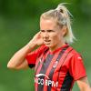 Die Ex-Nationalspielerin Julia Simic hat im vergangenen Jahr beim AC Mailand ihre Karriere beendet. Zuvor hat sie auch für den FC Bayern gespielt. Seit Oktober ist sie Expertin bei DAZN. 