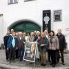 Ehemalige Peutinger-Schüler mit ihren Partnerinnen: Sie treffen sich seit 60 Jahren.