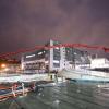 Arbeiter betonieren Ende November das letzte Stück des Dachs des neuen Tiefbahnhofs des milliardenschweren Bahnprojekts Stuttgart 21.