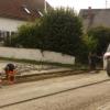 Straßenbauarbeiten laufen derzeit an der Ortsdurchfahrt in Eisingersdorf. Am Donnerstag und Freitag ist die Straße komplett gesperrt. 	