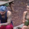 Dschungelcamp 2024: Mike und Leyla nähern sich im Camp an.