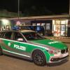 In einem Internetcafé im Norden von Ingolstadt ist am Freitagabend ein Mann erschossen worden. Für ihn kam jede Hilfe zu spät. Die Polizei nahm einen Verdächtigen noch vor Ort fest.