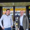 Apotheker Sebastian Riesinger (links) und Apotheker Fabian Mehring tauschten sich über den aktuellen Medikamentenengpass aus