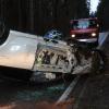 In Mickhausen hat sich am Dienstag ein Unfall ereignet. Das Auto der jungen Frau überschlug sich und blieb auf dem Dach liegen. 