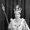 Der Orginal-“Cullinan“ funkelt im Zepter der britischen Kronjuwelen: Queen Elizabeth bei der Krönung 1953.