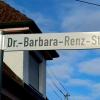 Um die Pionierleistung der Wissenschaftlerin zu würdigen, hat der Markt Altenstadt eine Straße nach Barbara Renz bekannt. 
