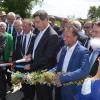 Bayerns Ministerpräsident Markus Söder (mit Gartenschere) hat gestern in Wassertrüdingen die „Gartenschau der Heimatschätze“ eröffnet. 