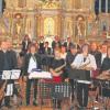 Big Band, Chor und Solisten nach vollbrachter Leistung. Mit einem großartigen Konzert haben sie in der Burgheimer Pfarrkirche St. Cosmas und Damian begeistert.  