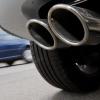 Eine Abschalteinrichtung kann dafür sorgen, dass bei Abgasmessungen auf dem Prüfstand weniger Schadstoffe aus dem Auspuff kommen als im normalen Betrieb auf der Straße.
