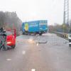 Fast während des gesamten gestrigen Vormittags war die Bundesstraße 16 bei Hamlar nach einem schweren Unfall gesperrt. Dabei war nach einem schweren Zusammenstoß mit einem Kleinlaster ein 70-jähriger Autofahrer ums Leben gekommen.  