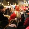 Gern gesehener Gast: Der Nikolaus kommt an beiden Tagen zum Wehringer Weihnachtsmarkt.