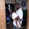 Ein an Cholera erkranktes Kind wird im Krankenhaus von Saint Antoine auf Haiti behandelt.