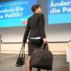 Mit gepackten Koffern: Die AfD-Bundesvorsitzende Frauke Petry auf dem Parteitag in Hannover 2015.
