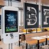 Die McDonald’s-Filiale im Scheppacher Gewerbegebiet wird komplett umgestaltet. Das Restaurant der Zukunft präsentiert sich dann in einem neuen Design, außerdem gibt es digitale Bestellterminals (links im Bild). 