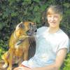 Maximilian von Aigner aus Riederau wird heute als allererster Absolvent des Ammersee-Gymnasiums sein Abiturzeugnis bekommen, das freut auch seinen Hund „Sisi“, für den vor den Prüfungen wenig Zeit geblieben war.  