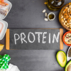 Eier und Fleisch haben viel Protein. Hier finden Sie eine Übersicht proteinreicher Lebensmittel.