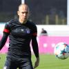 Bayern-Star Arjen Robben kann eventuell gegen den BVB wieder spielen.