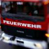 25.000 Euro Schaden entstanden bei einem Fahrzeug-Brand in Merching am Sonntag. Zwei Feuerwehren waren im Einsatz. 