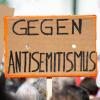 Das Archivfoto zeigt eine Kundgebung gegen Antisemitismus in Hannover.