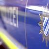 Unbekannte haben in Bellenberg einen Anhänger aufgebrochen. 