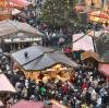 So kennt man das: Menschen, die sich auf Weihnachtsmärkten – unser Foto zeigt den Augsburger Christkindlesmarkt – durch die engen Gassen drängen. In diesem Jahr wird das so nicht möglich sein. 