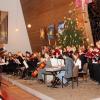 Der Gesangverein Burtenbach hatte gemeinsam mit dem Bläserquintett Classicsound, dem Familienensemble Schlittenbauer und einem „Projektorchester unter der Leitung von Wolfram Seitz zum Weihnachtskonzert geladen. 
