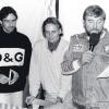 Ein Bild aus guten Zeiten im Jahre 1996: Der Präsident des Löwen-Fanclubs Mindeltal, Karl Rampp (rechts), begrüßt die beiden Erstliga- Profis vom TSV 1860 München, Micki Stevic und Horst Heldt (v. l.), im Gemeindehaus Schöneberg.  
