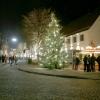 Pfaffenhausen leuchtet wieder: Am Freitag, 1. Dezember, erstrahlt die Hauptstraße in weihnachtlichem Glanz.