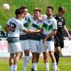 Noch einmal gemeinsam durften (von links) Elias Miller, Benedikt Ost, Maximilian Braun und René Schröder jubeln. Ihre sportlichen Wege beim FC Gundelfingen trennen sich. Foto: Walter Brugger