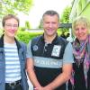 Die Abteilungsleiterinnen Christel Schüle (li.) und Susanne Ertekin (re.) freuen sich, dass Alexander Zaiser (Mi.) jetzt die TSF trainiert. Foto: kü