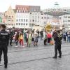 Die Polizei begleitete mit einem Großaufgebot den Besuch von Markus Söder im Rathaus - wegen möglicher Demonstrationen von Corona-Kritikern. 