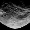 Der Asteroid Vesta, im Juli 2011 aufgenommen von der NASA-Raumsonde Dawn. Jetzt ist die Raumsonde unterwegs zum Planeten Cerces. Foto: NASA/JPL-Caltech dpa