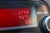 Nicht nur wie hier im Auto kann es heiß werden. In Neu-Ulm und Ulm ist die Belastung durch die sommerliche Hitze hoch.