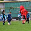 „Schanzi“ in Aktion: Das Maskottchen des FC Ingolstadt ist bei den kleinen Nachwuchskickern überaus beliebt.  	