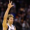 Dirk Nowitzki hat die Talfahrt der Mavericks gestoppt. Foto: Larry W. Smith dpa