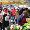 Nur mal kurz einkaufen oder flanieren und genießen? Die Kunden des Stadtmarkts haben konkrete Wünsche, doch die Händler können und wollen nicht alle erfüllen. 