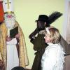 Der Nikolaus und sein Knecht besuchten die Pfarrgemeinde Herz Jesu. Foto: mba