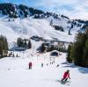 Als eines der schneesichersten Skigebiete im Allgäu gilt Grasgehren am Riedbergpass. In der vergangenen Saison gab es über 130 Betriebstage.